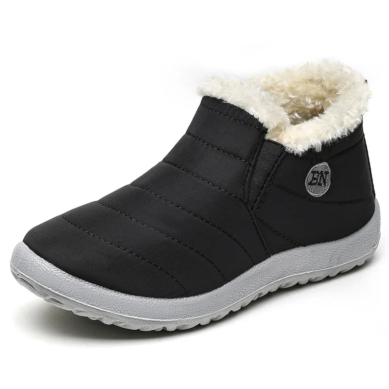 Memory but unique men's slip-on winter ankle boots with fur lining, waterproof snow boots, and casual design for cold weather.