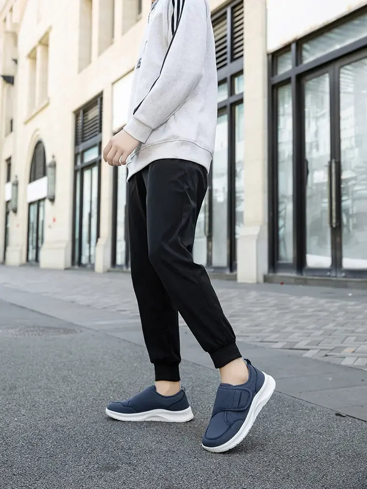 Men's breathable, ultra-lightweight casual shoes by Memories but Unique, featuring a minimalist design and comfortable fit.
