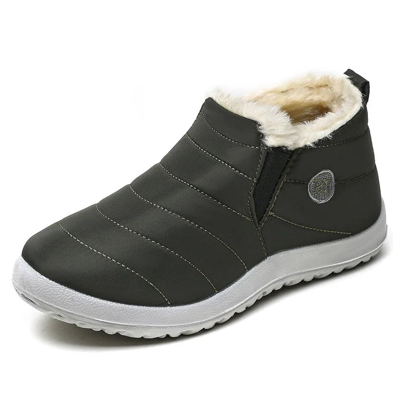 Men's waterproof slip-on winter ankle boots with fur lining, ideal for snow and cold weather, casual waterproof winter shoes.