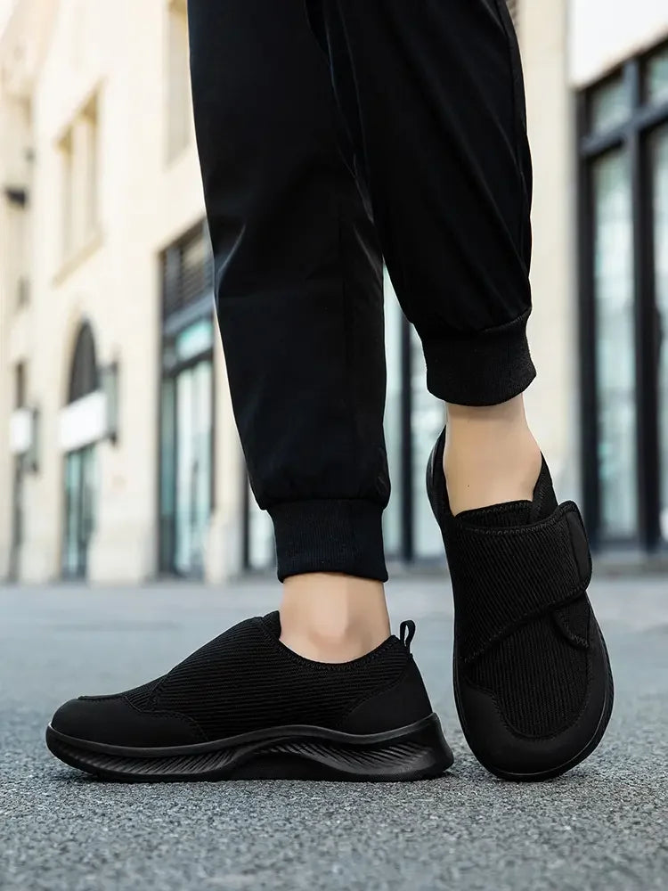 Men's breathable, ultra-lightweight casual shoes by Memories but Unique, featuring a minimalist design and comfortable fit.
