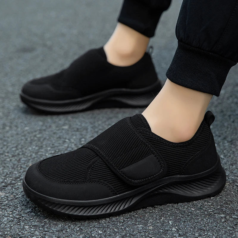 Men's breathable, ultra-lightweight casual shoes by Memories but Unique, featuring a minimalist design and comfortable fit.